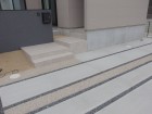 スタイリッシュな目地で彩る外構